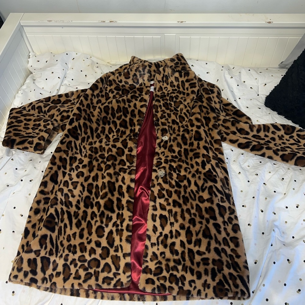 Sandova fuzzy cheetah print coat with satin inside